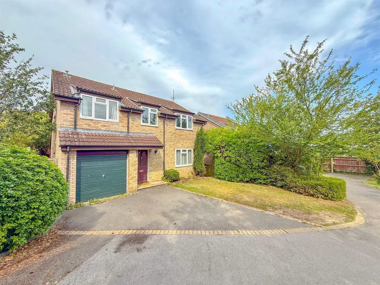 5 bed house to rent — The Dormers, Highworth, SWINDON