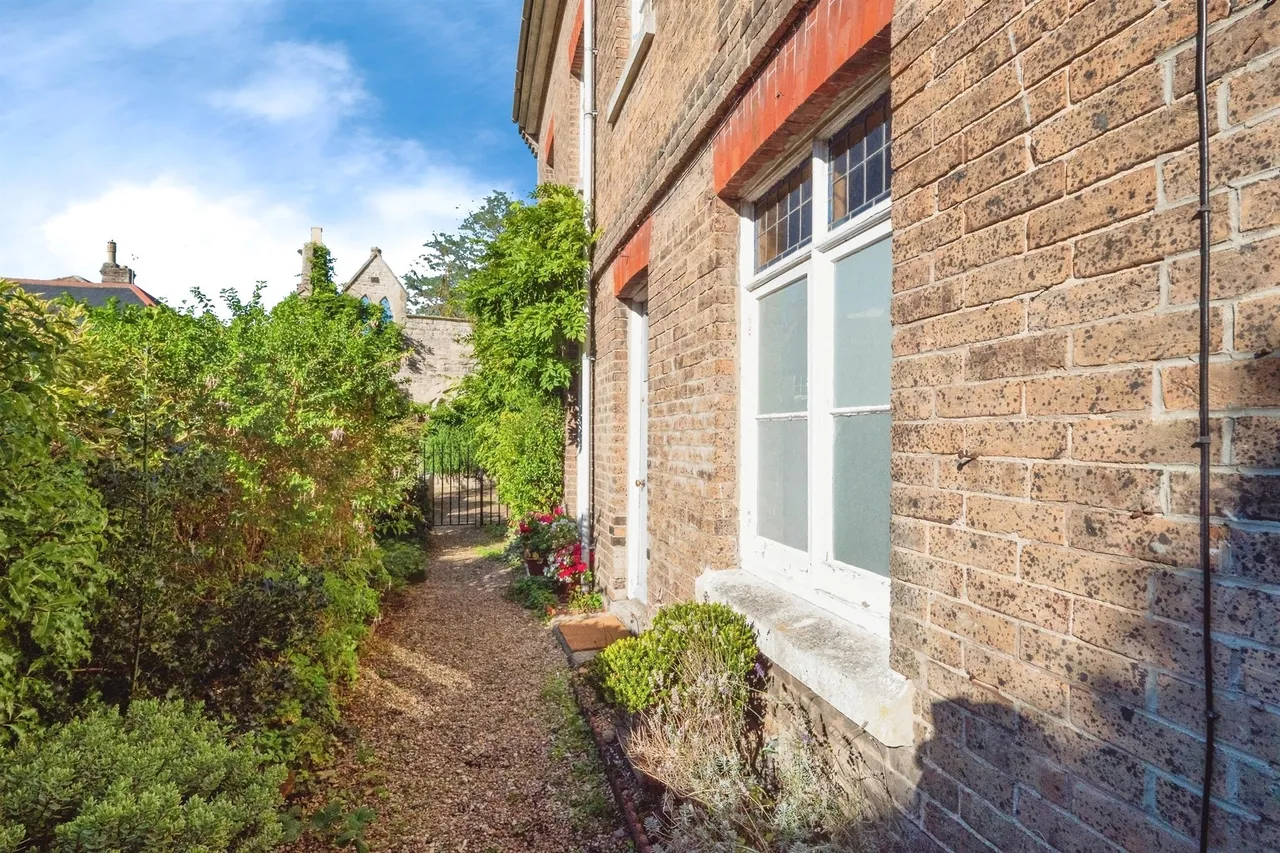Trinity Cottages, Dorchester, DT1, photo 11