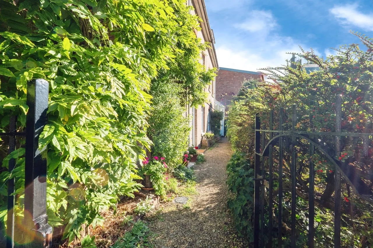 Trinity Cottages, Dorchester, DT1, photo 4