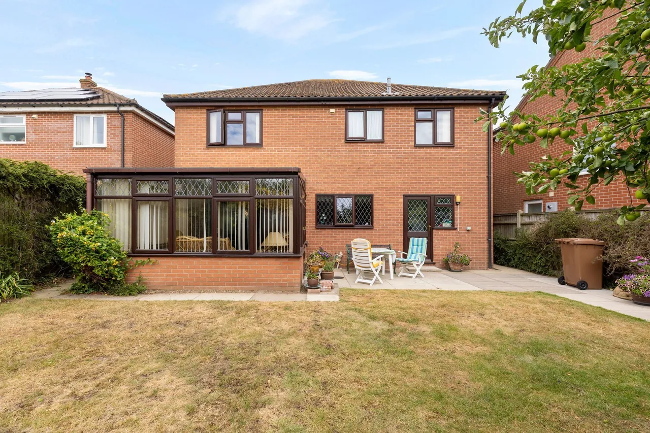 Family Home with Potential in Briston, photo 16