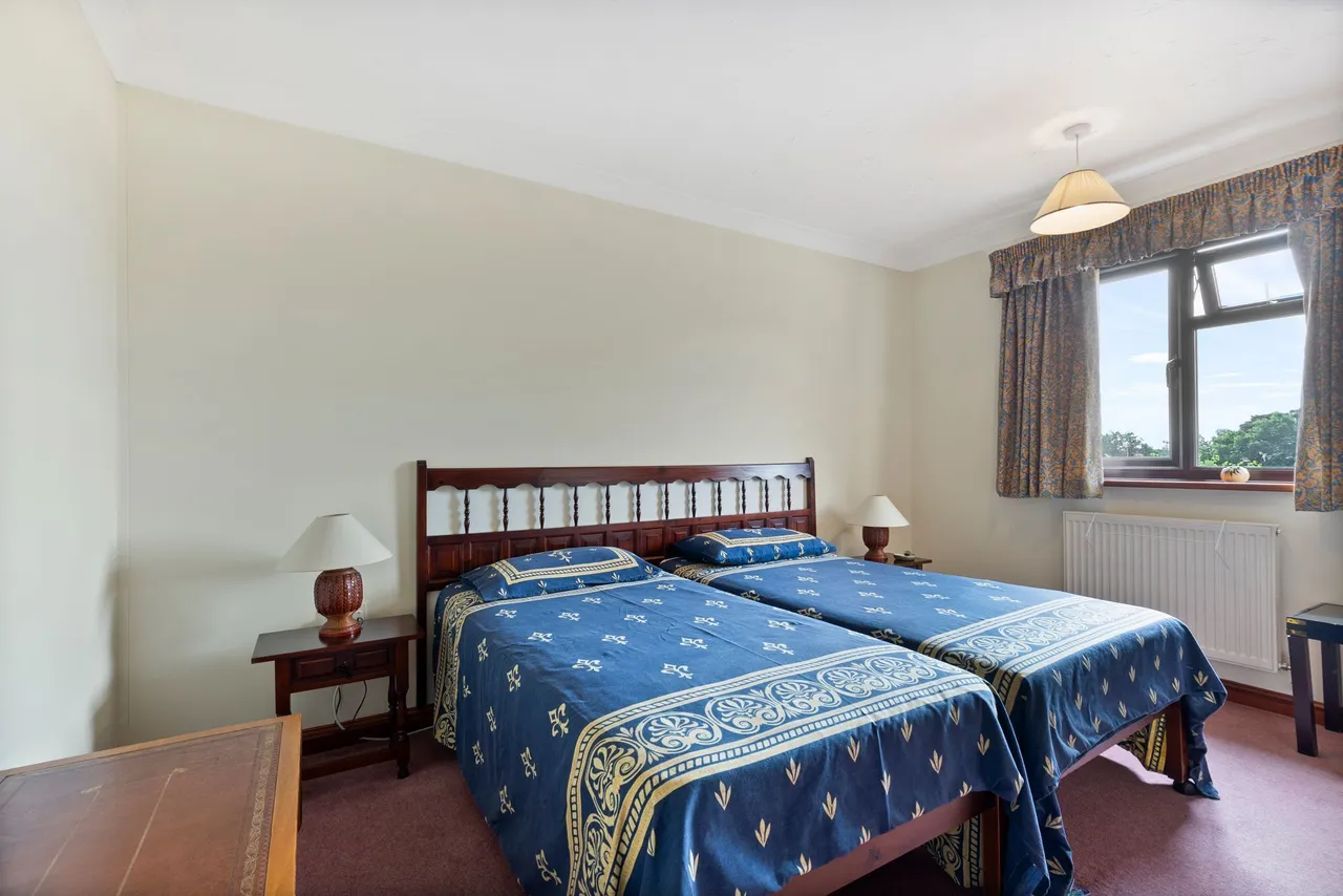 Family Home with Potential in Briston, photo 14