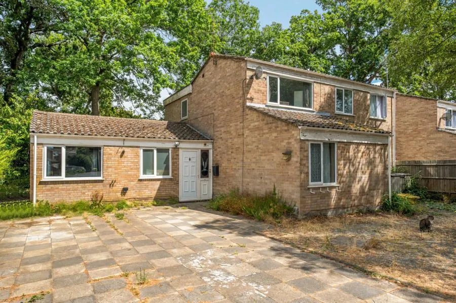 4 bed house for sale, Verran Road, Camberley, GU15