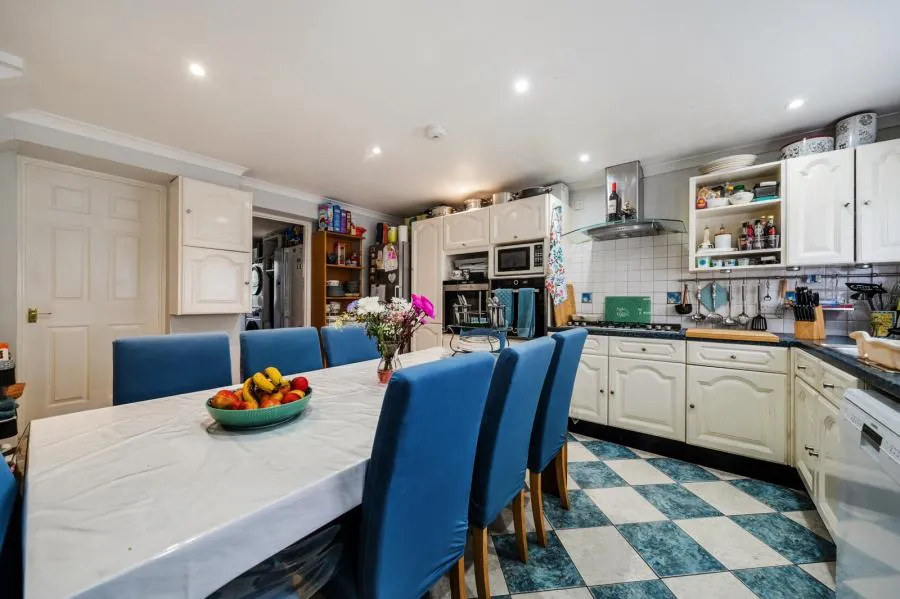 Verran Road, Camberley, GU15, photo 2