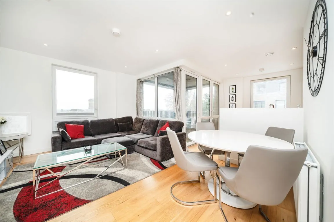 2 bed property for sale, Denman Avenue, UB2