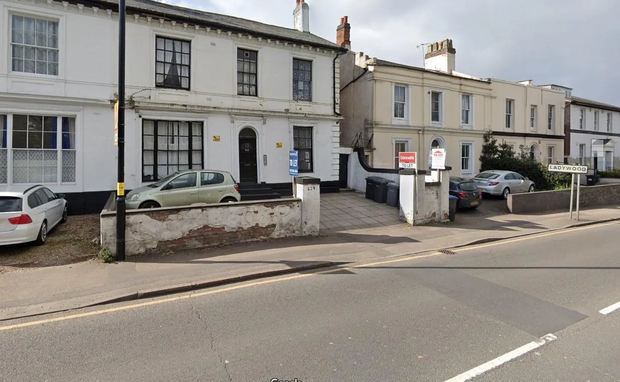 1 bed flat to rent — Monument Road