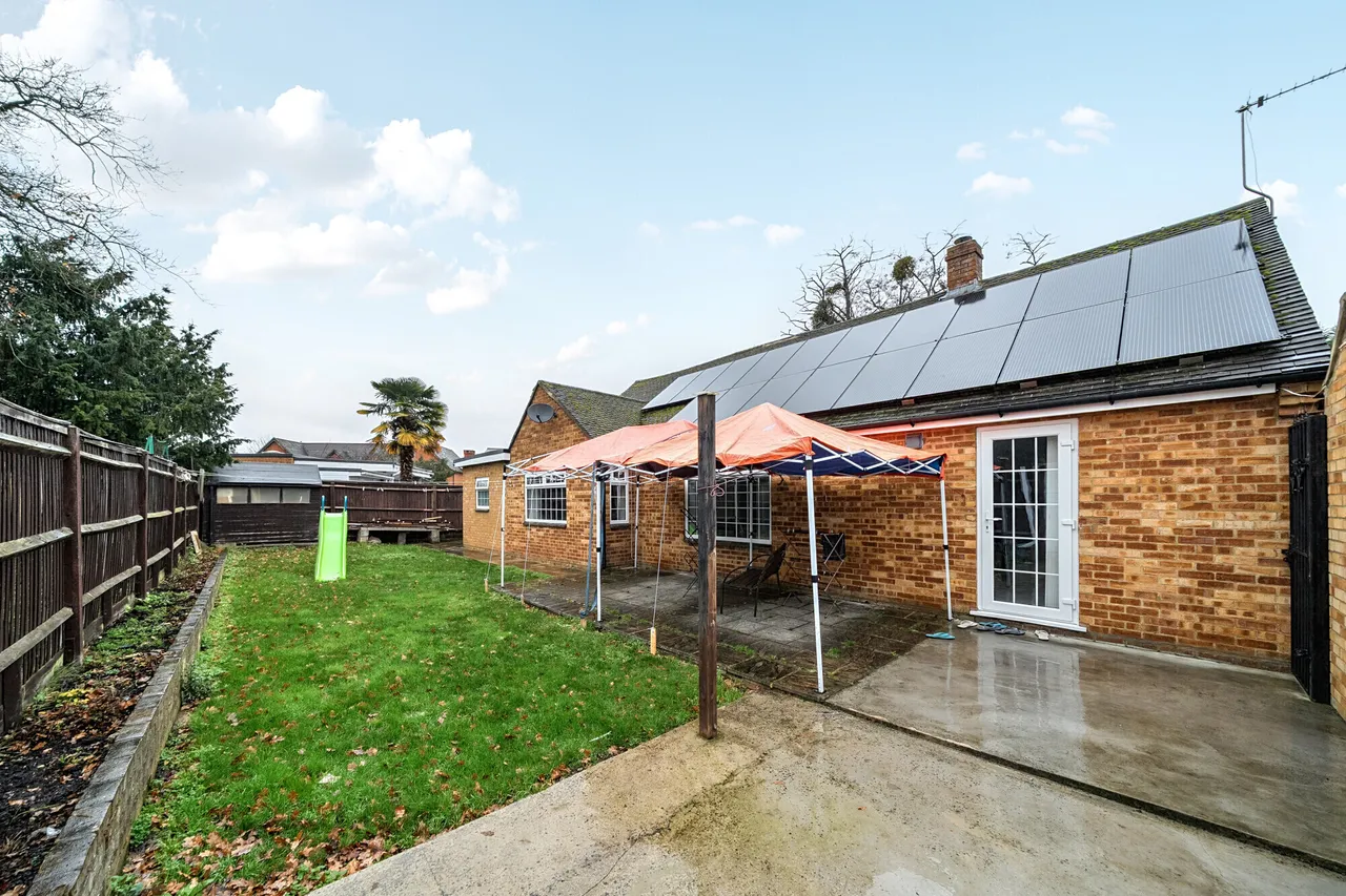 Park Avenue, Wraysbury, TW19, photo 7