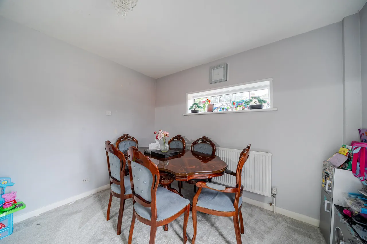 Park Avenue, Wraysbury, TW19, photo 9
