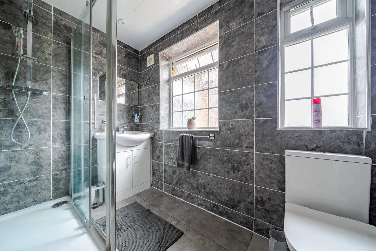Park Avenue, Wraysbury, TW19, photo 11