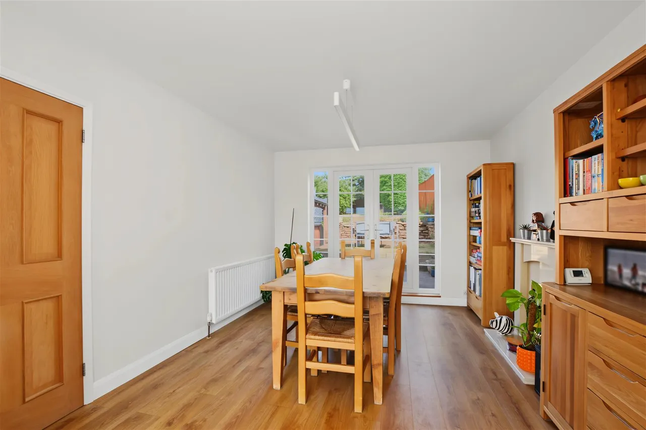 Seven Oaks Crescent, Bramcote, NG9, photo 3
