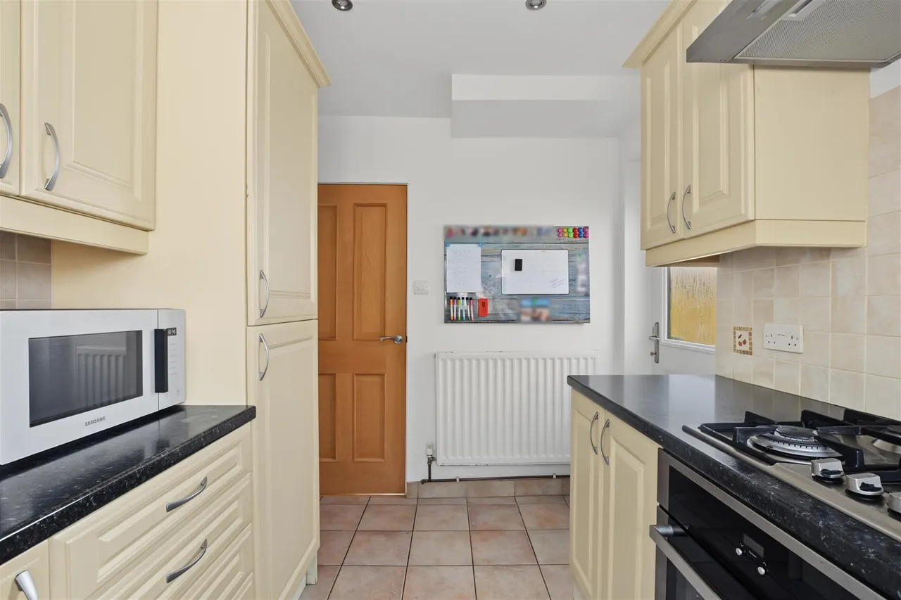 Seven Oaks Crescent, Bramcote, NG9, photo 8