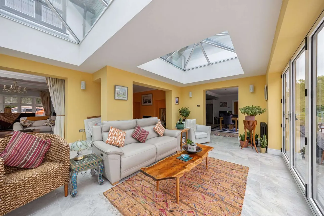 Trumpsgreen Road, Virginia Water, Surrey, GU25 4HX, photo 9