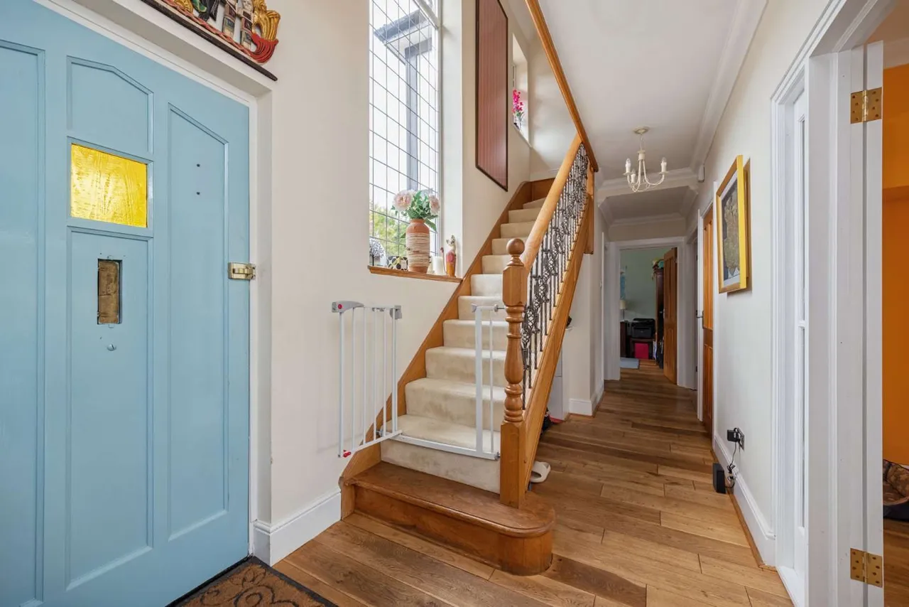 Trumpsgreen Road, Virginia Water, Surrey, GU25 4HX, photo 11