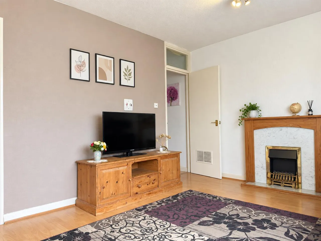 2 bed flat to rent, Weekes Drive, Cippenham