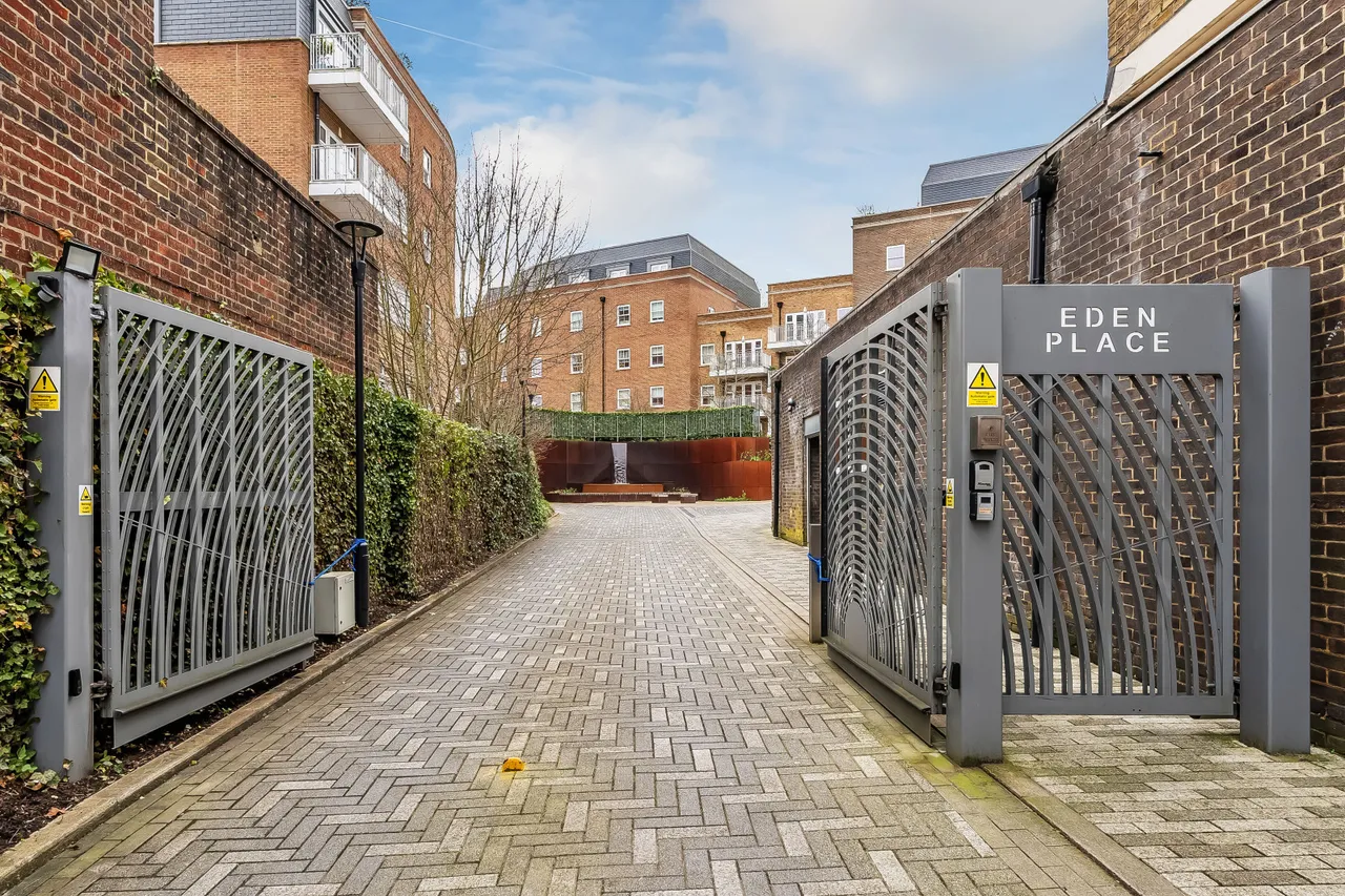 Eden Place, Oxted, RH8, photo 9