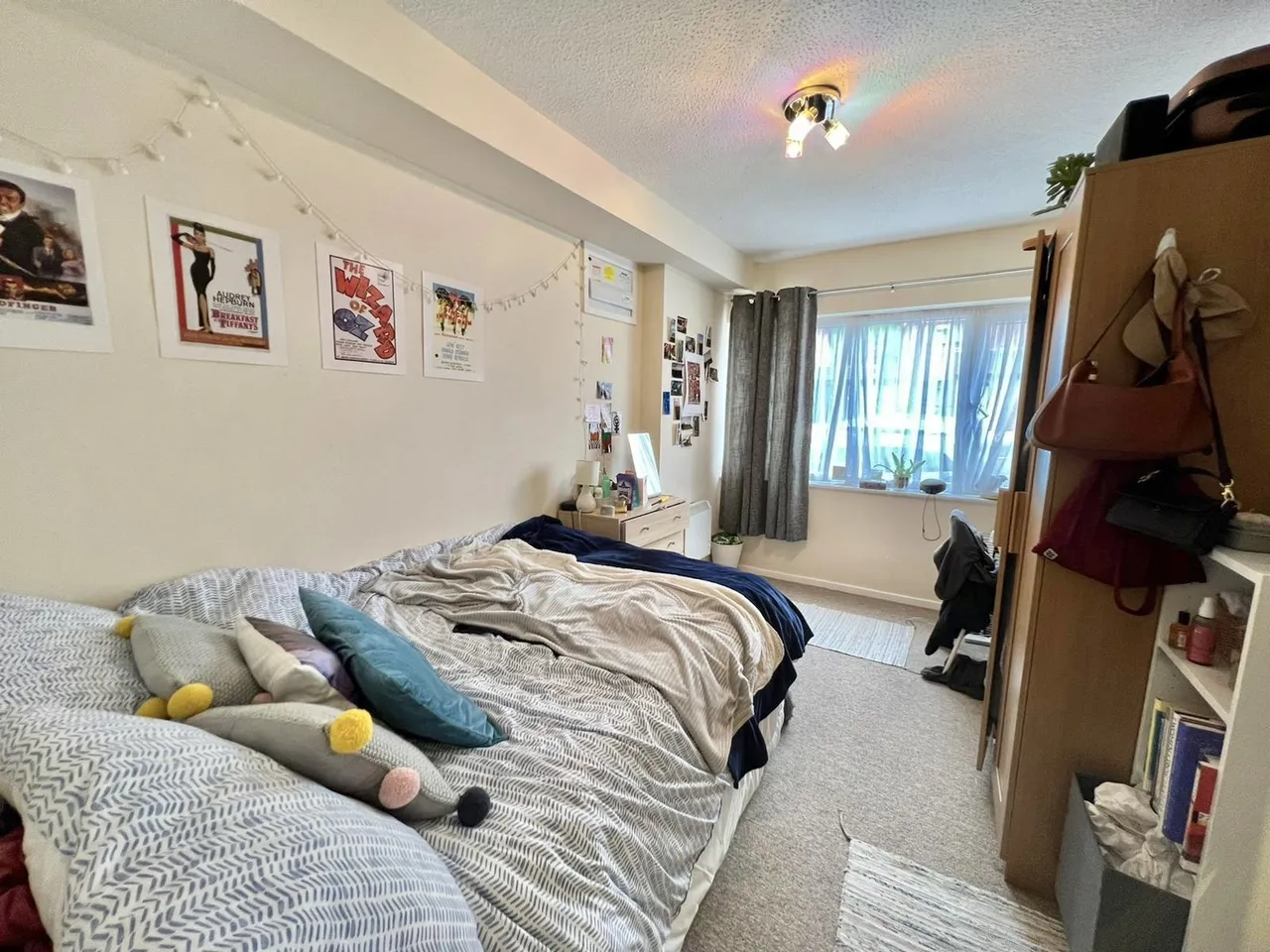 Honeysuckle Close, Winchester, SO22, photo 2