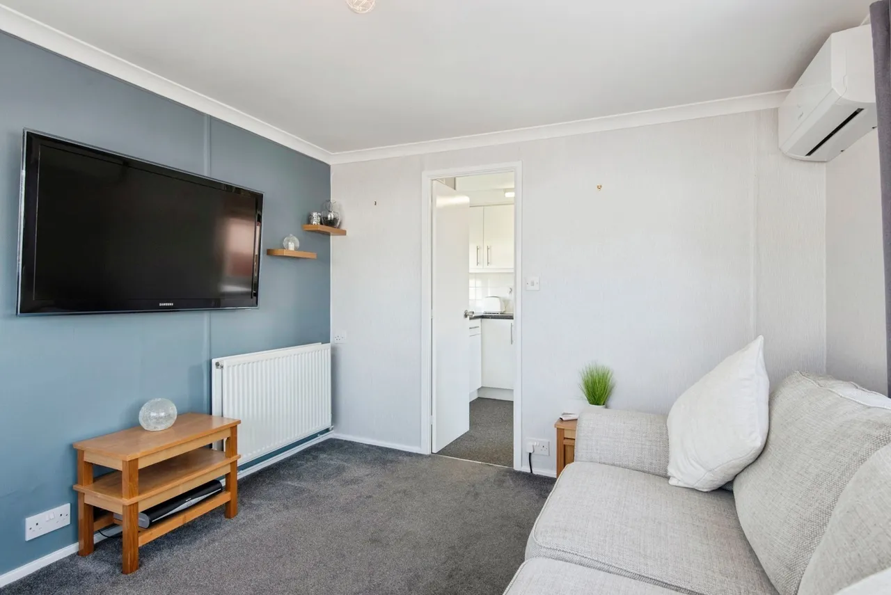 Three Star Park, Bedford Road, Lower Stondon, Henlow, SG16, photo 4