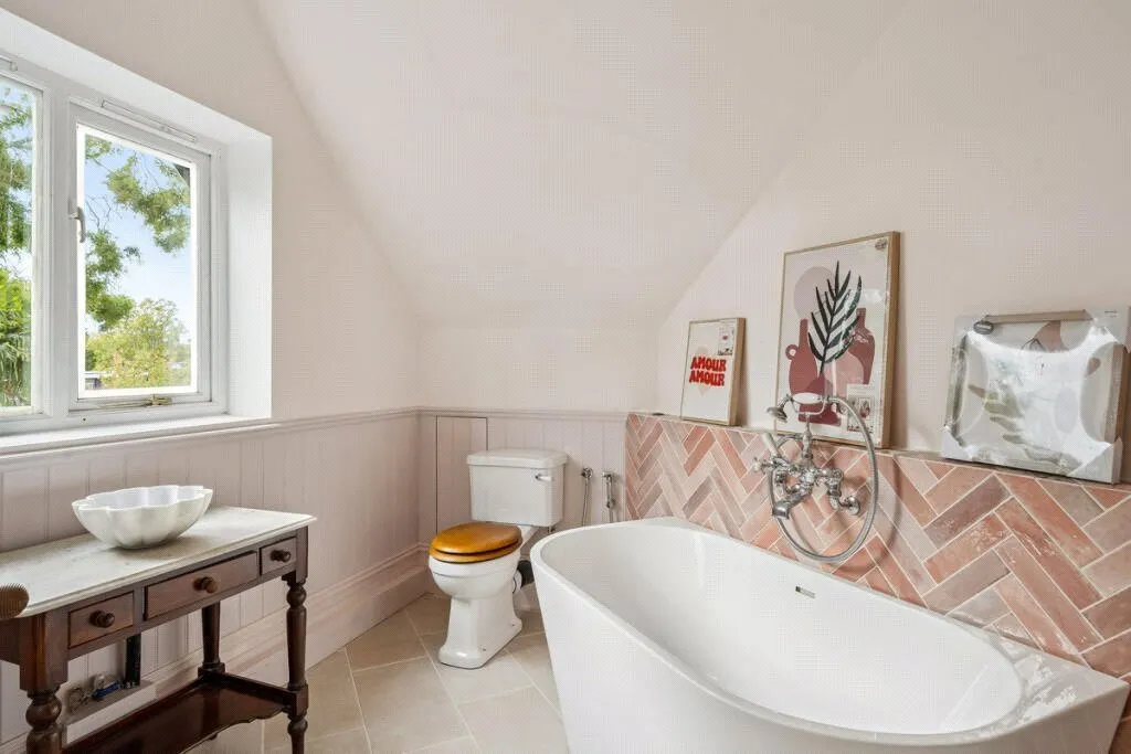 Bridge Road, East Molesey, KT8, photo 13