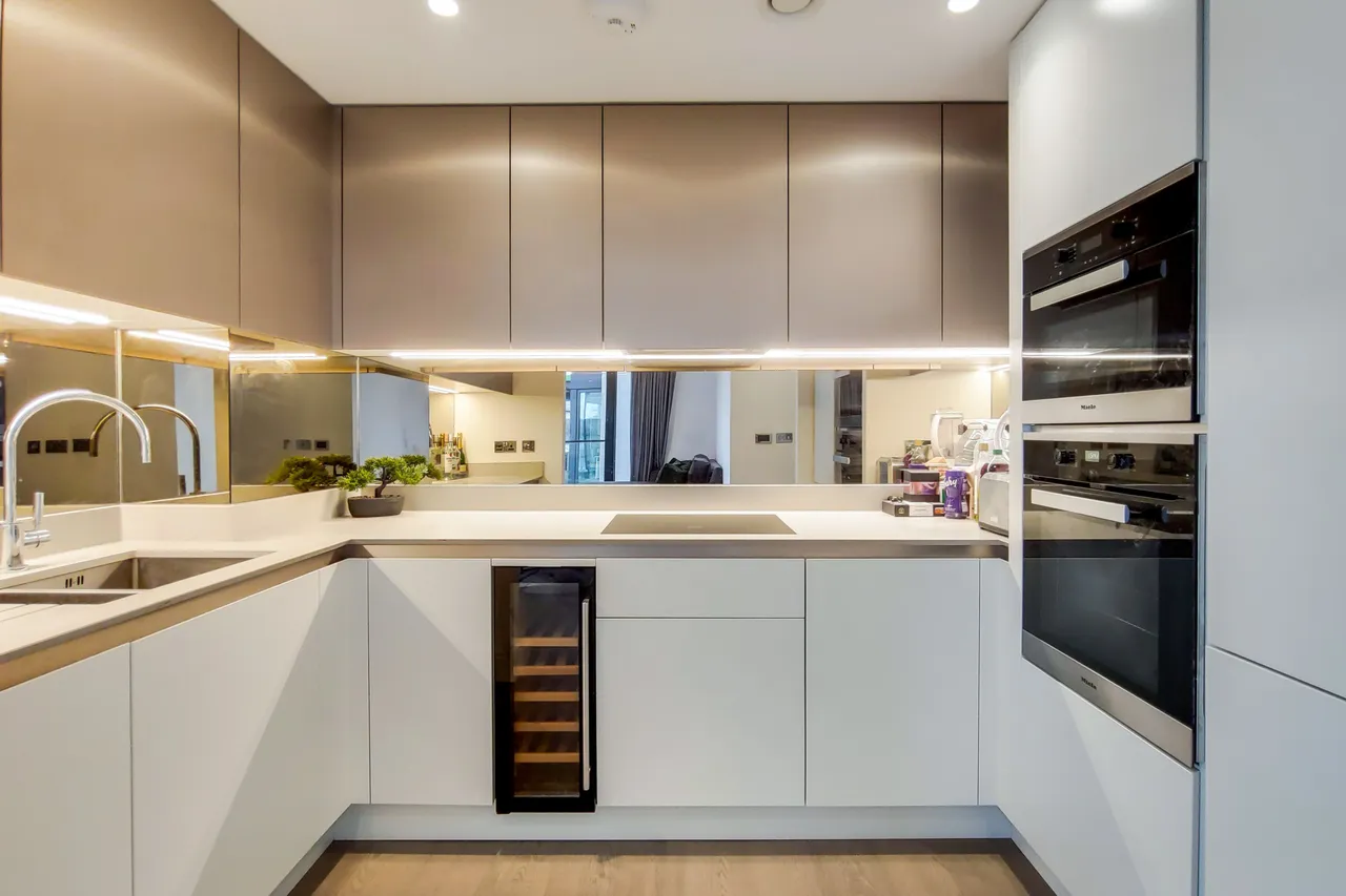 Apartment 10, The Dumont, 27 Albert Embankment, London, photo 3