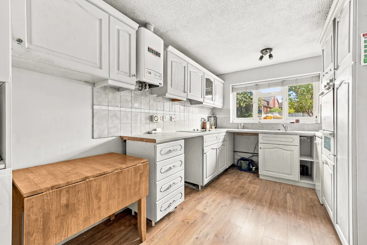 Miller Road, Guildford, GU4, photo 3