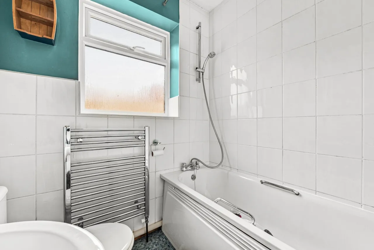 Miller Road, Guildford, GU4, photo 4