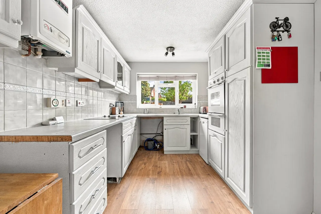 Miller Road, Guildford, GU4, photo 12