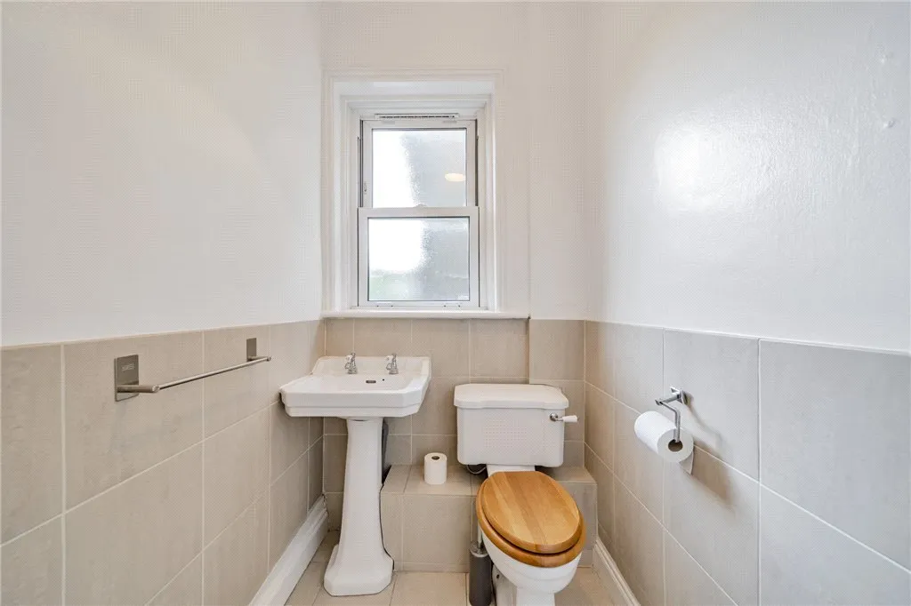 Charlton Road, SE3, photo 15