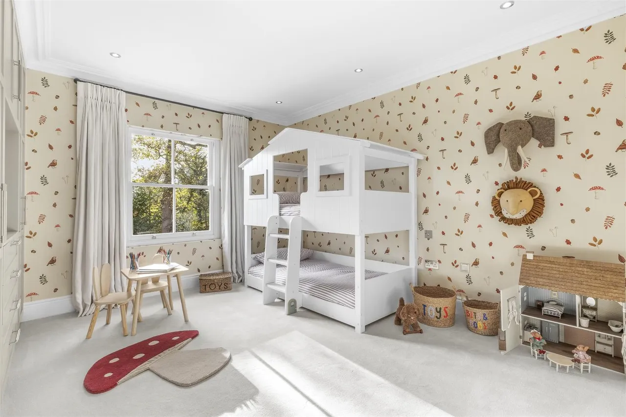 South Park Drive, Gerrards Cross, SL9, photo 24