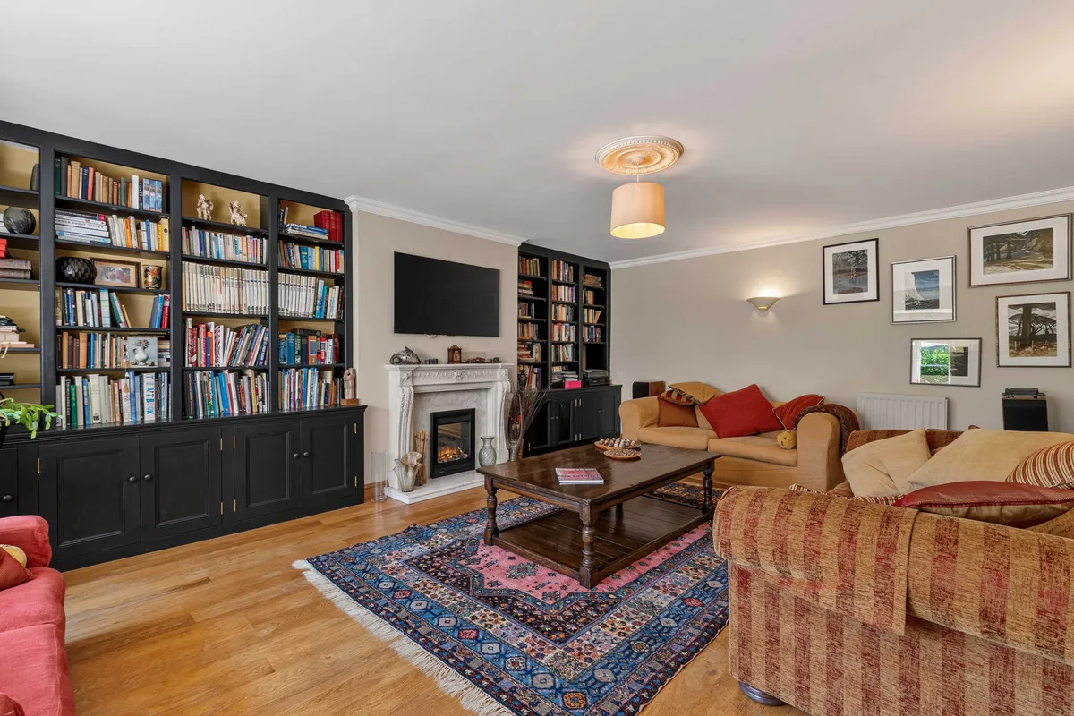 High Street, Potterspury, NN12, photo 6