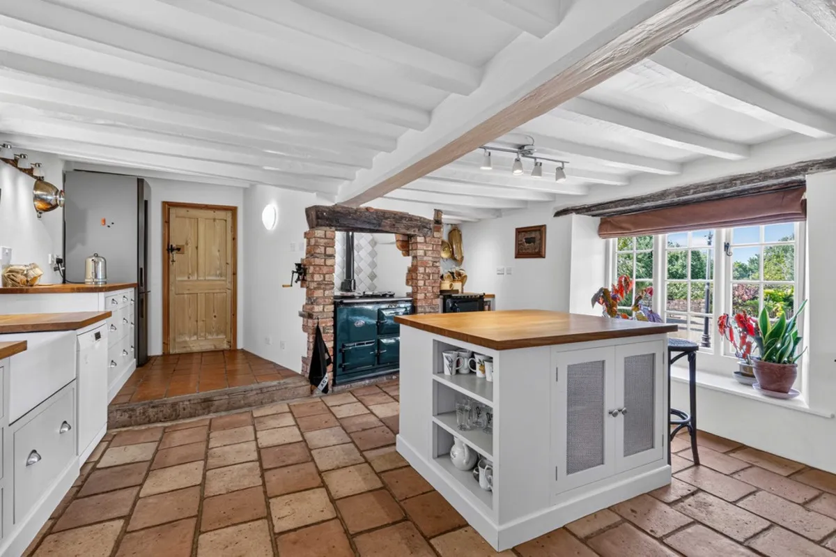 High Street, Potterspury, NN12, photo 14