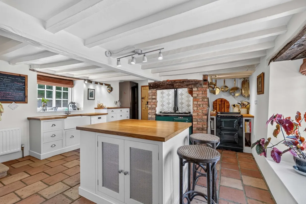 High Street, Potterspury, NN12, photo 12