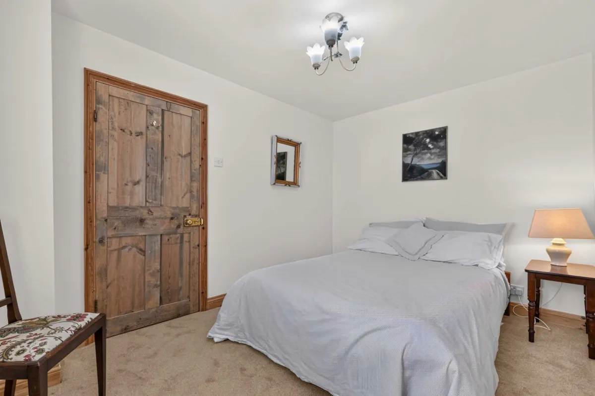 High Street, Potterspury, NN12, photo 32