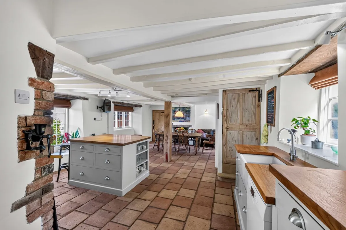 High Street, Potterspury, NN12, photo 16