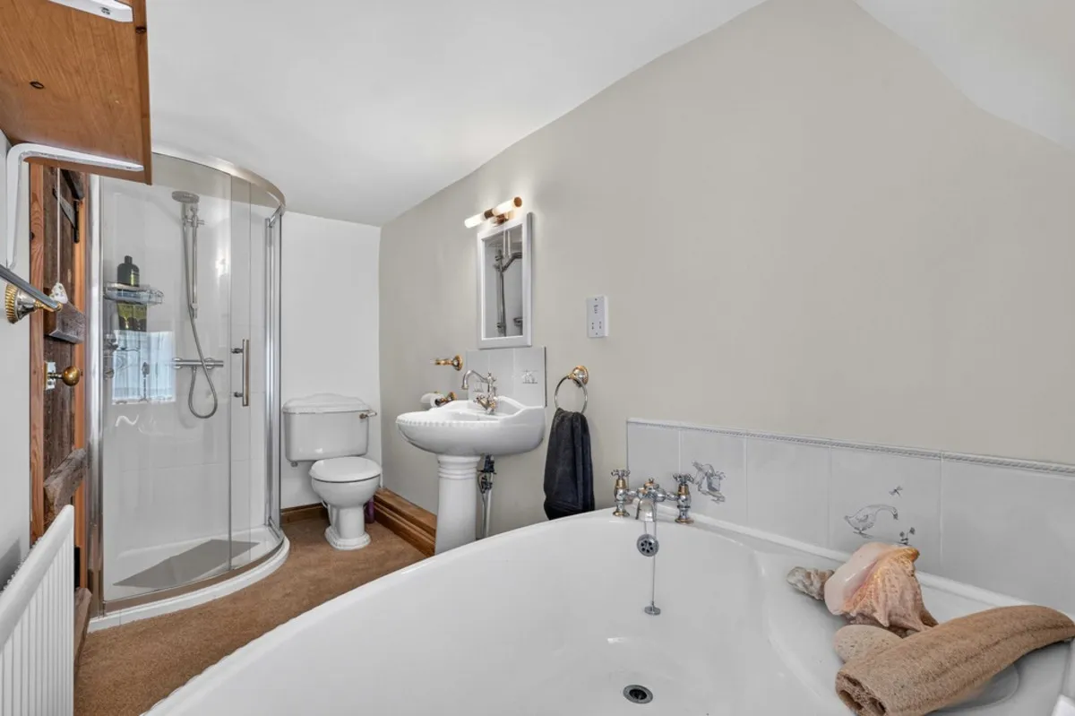 High Street, Potterspury, NN12, photo 33