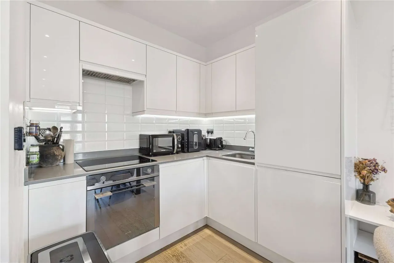 Ziggurat House, 25 Grosvenor Road, St. Albans, Hertfordshire, AL1 3UE, photo 7