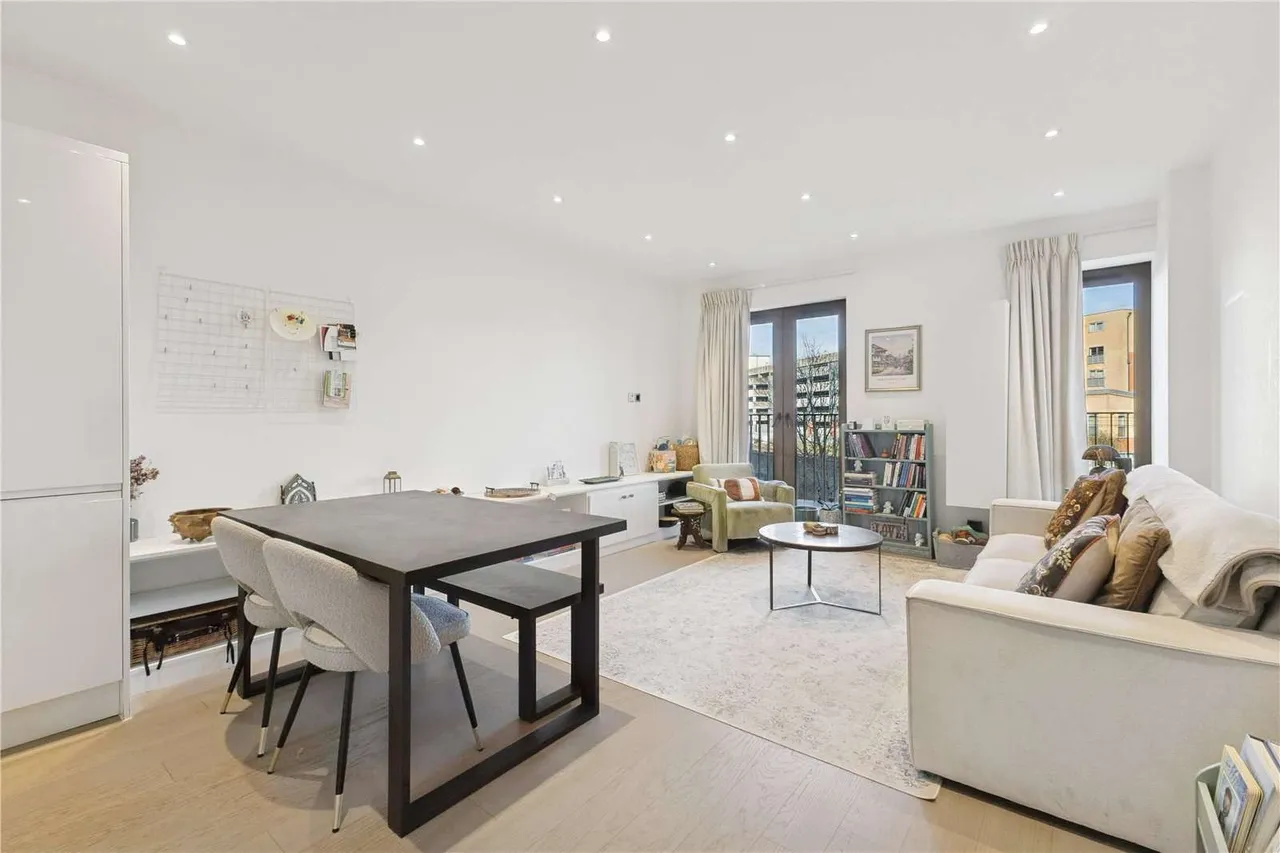 Ziggurat House, 25 Grosvenor Road, St. Albans, Hertfordshire, AL1 3UE, photo 4