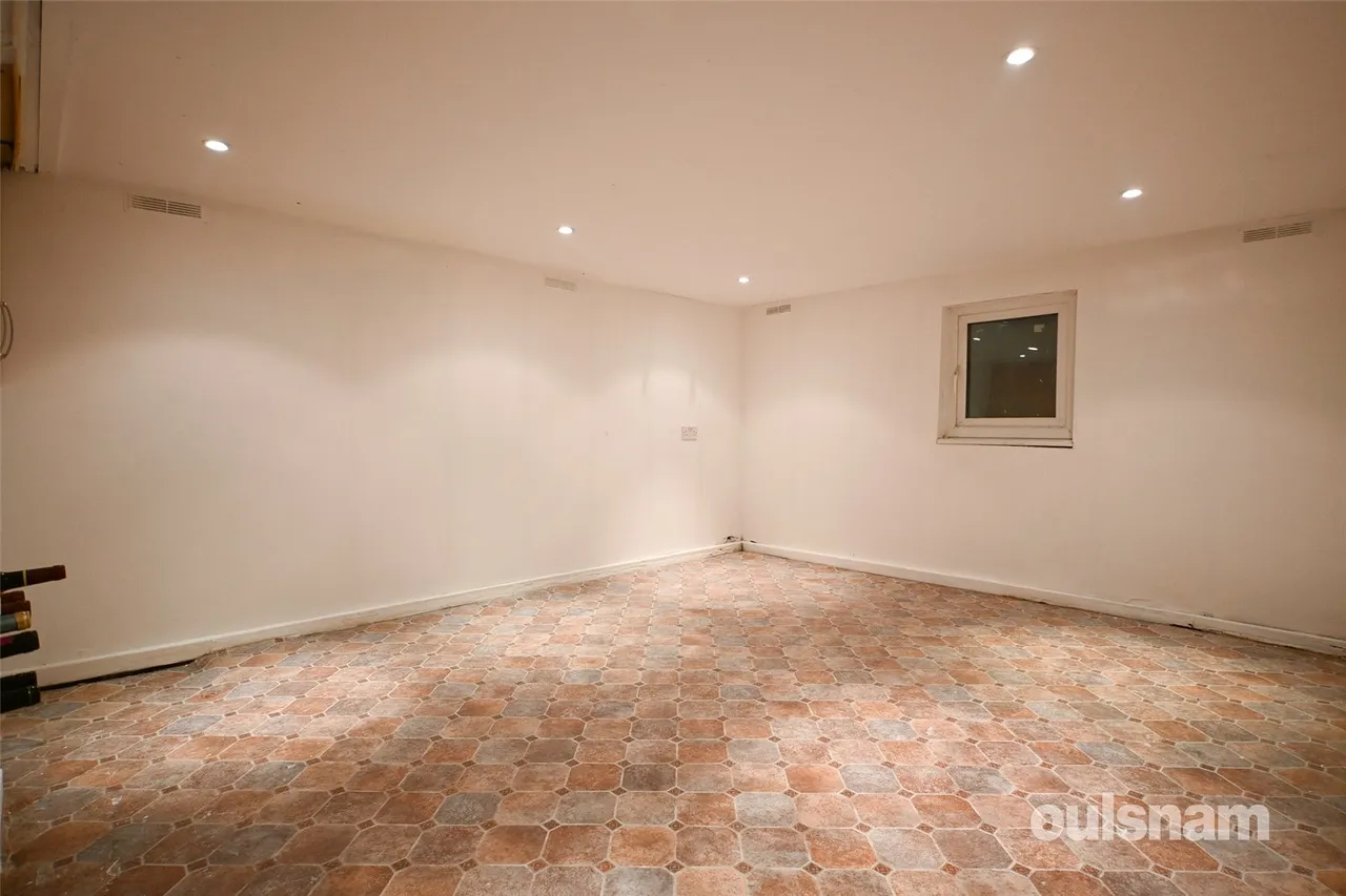 Weston Road, Bearwood, West Midlands, B67 5HH, photo 9