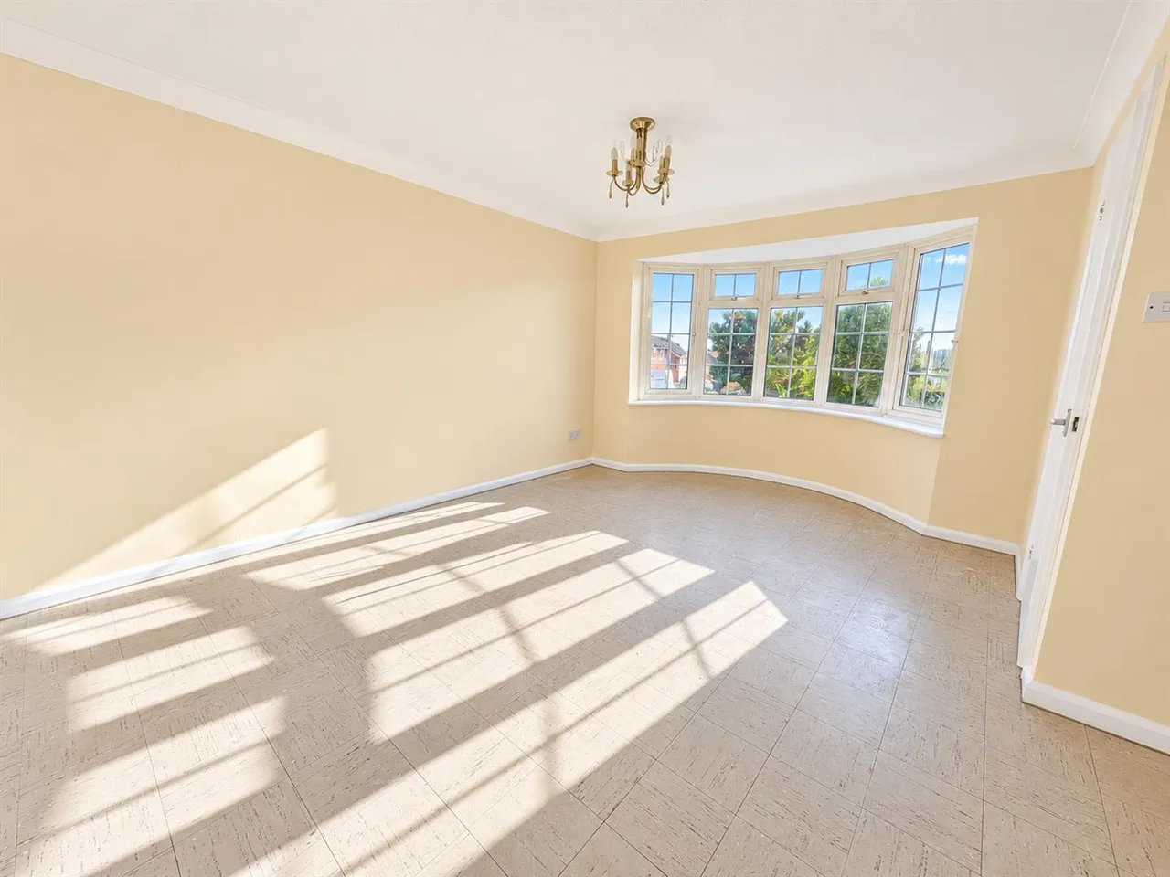 Downsview Crescent, Uckfield, TN22, photo 3