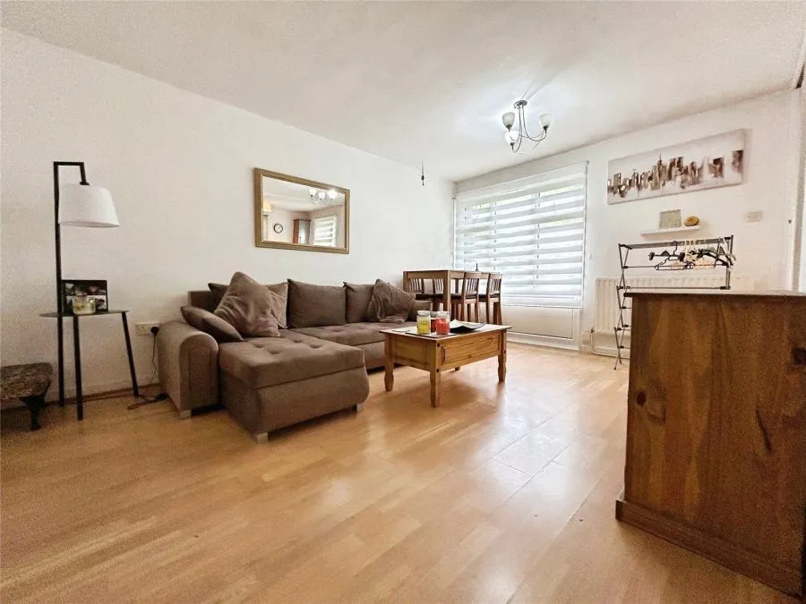 Peterswood, Harlow, CM18, photo 2
