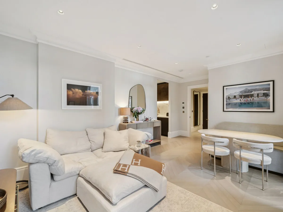 1 bed flat to rent, Allen Street, London, W8