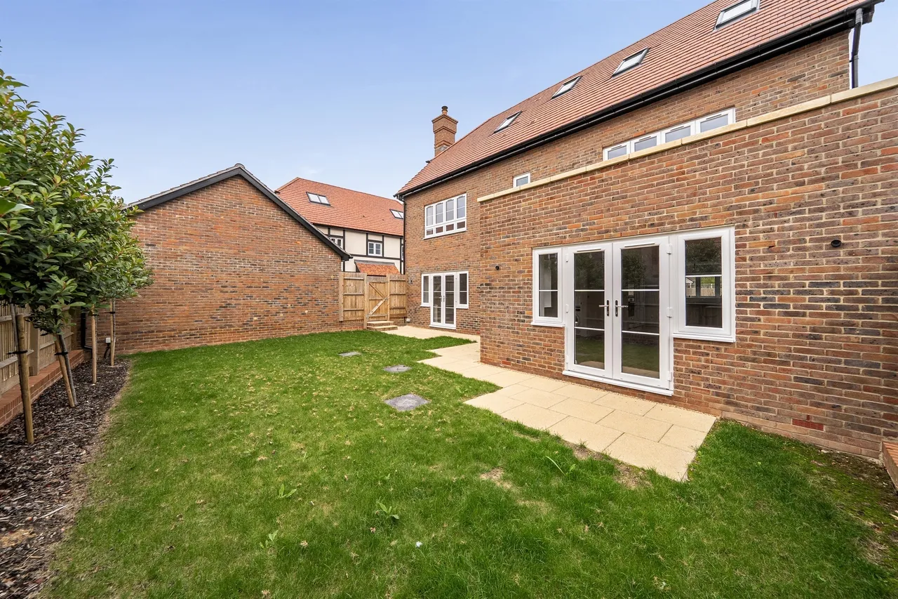 Folders Lane, Burgess Hill, RH15, photo 13