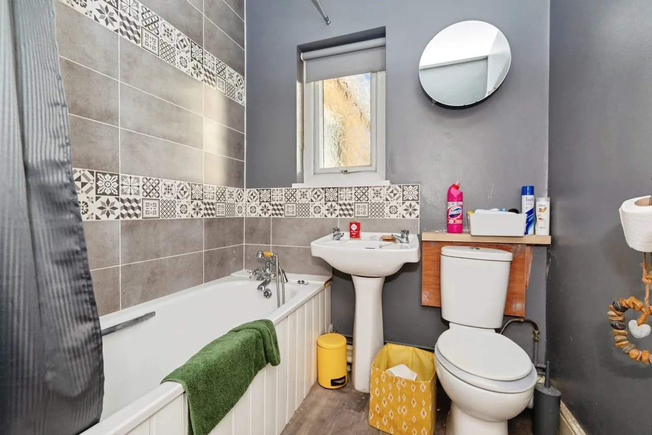New Dock Road, Llanelli, SA15, photo 17