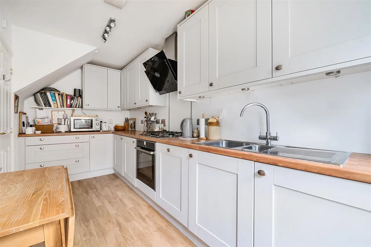Thestfield Drive, Staverton, BA14, photo 5