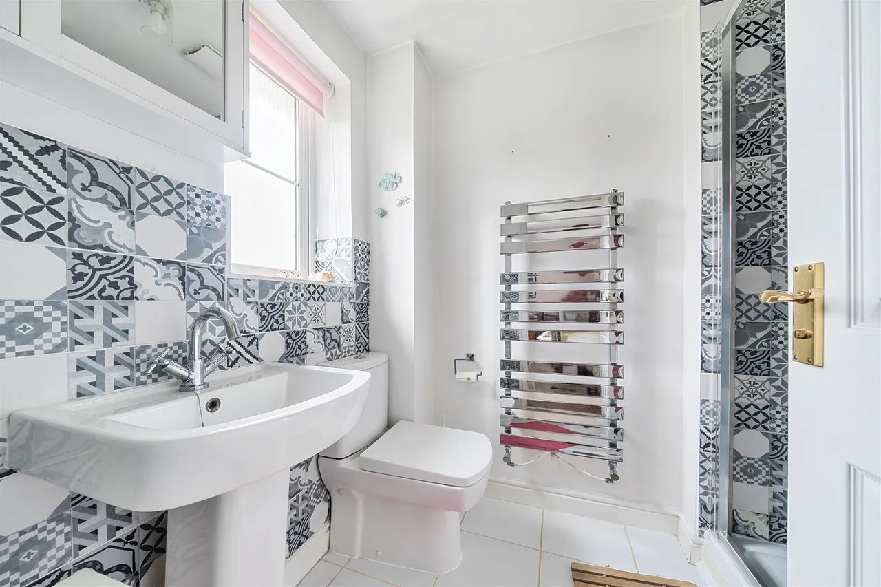 Thestfield Drive, Staverton, BA14, photo 11