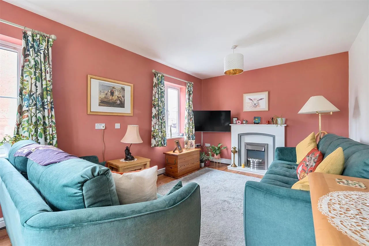 Thestfield Drive, Staverton, BA14, photo 2