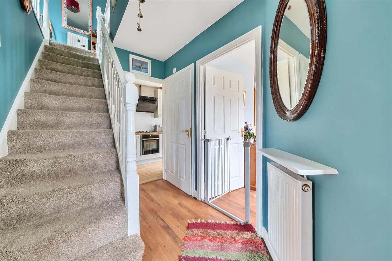 Thestfield Drive, Staverton, BA14, photo 6