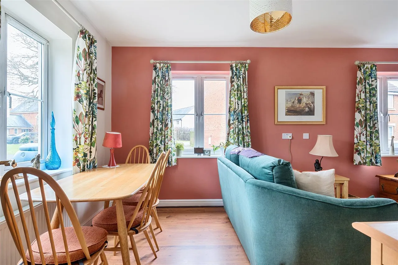 Thestfield Drive, Staverton, BA14, photo 4