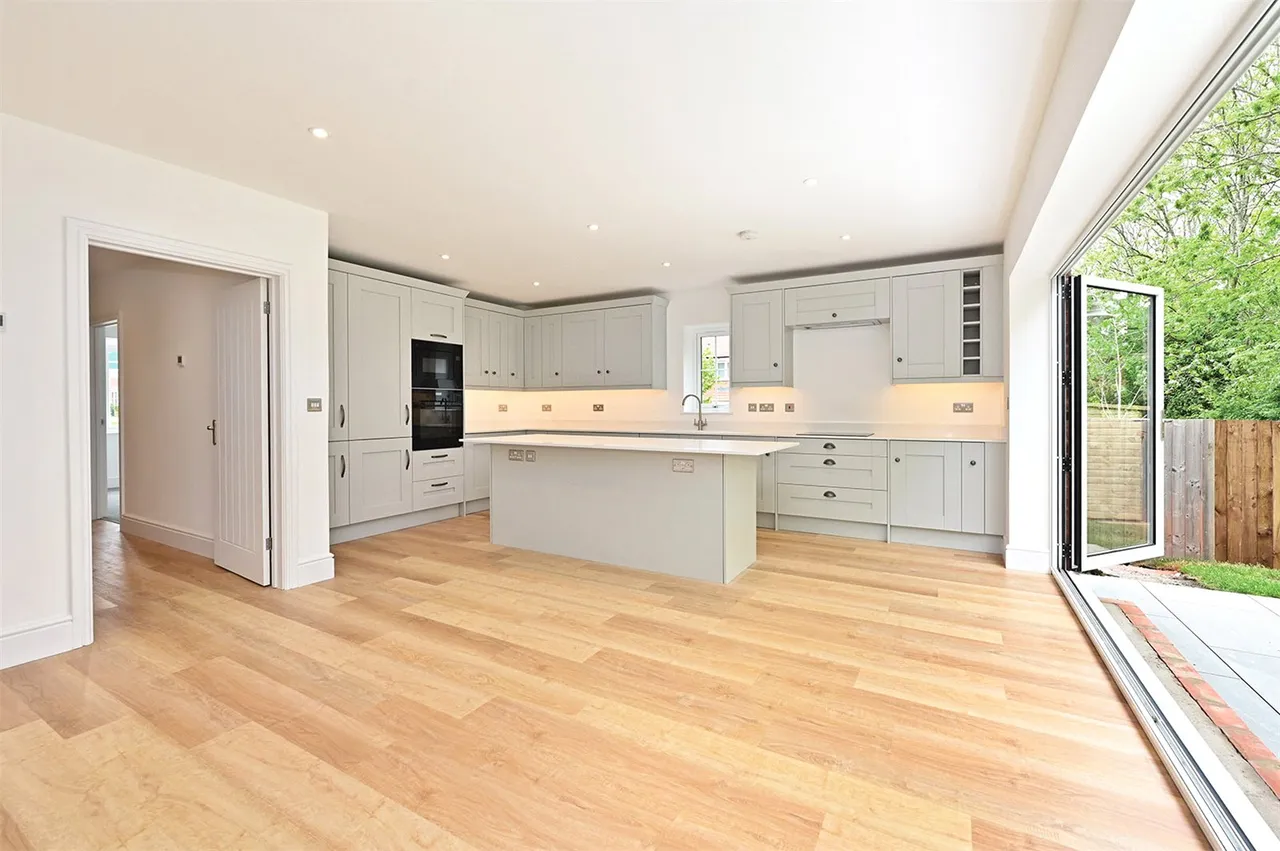 Spindle Close, Church Crookham, Fleet, Hampshire, GU52 0AP, photo 2
