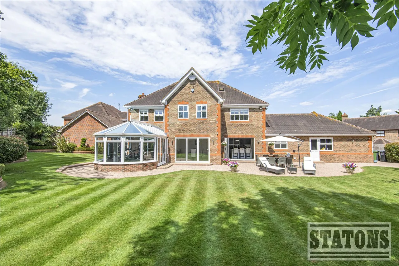 Bluebell Drive, Goffs Oak, Hertfordshire, EN7 6SA, photo 26