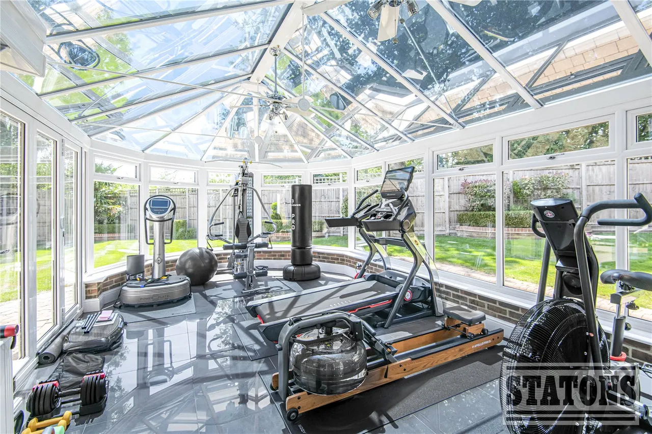 Bluebell Drive, Goffs Oak, Hertfordshire, EN7 6SA, photo 11