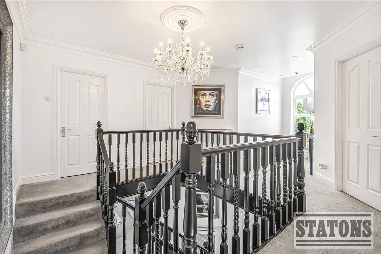 Bluebell Drive, Goffs Oak, Hertfordshire, EN7 6SA, photo 13